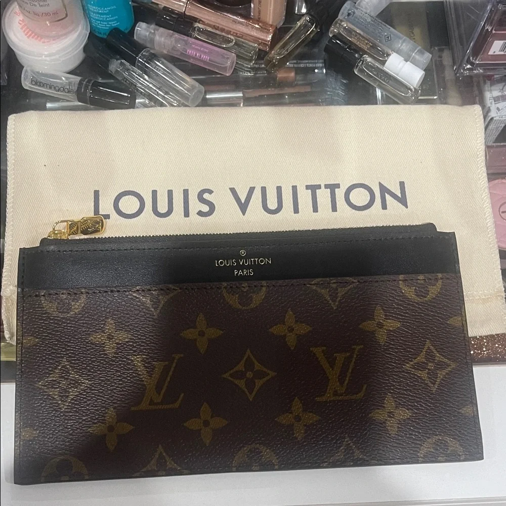 💯 authentic New with tags Louis Vuitton Brown Monogram Zip Card Holder/wallet - Picture 1 of 4